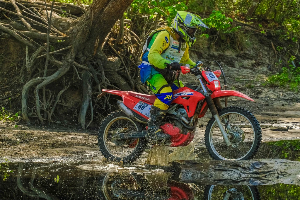 Cerapió chega ao último dia com 4 pilotos disputando o título da Elite de motos